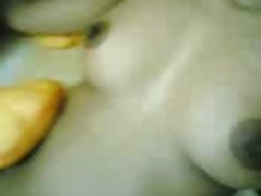 Esmer milf üzerinde genç horoz alır