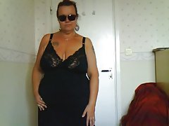 Büyük siyah yapay penis emme koca ise Asya karısı rides