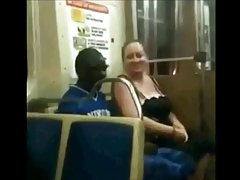 Naylon çorap hottie pompalanır onu kedi alır
