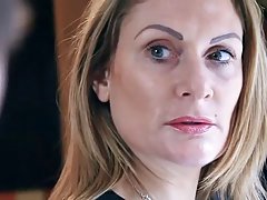 Halka açık yerlerde horoz emmek kız seviyor